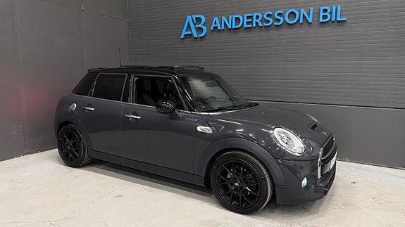 MINI John Cooper Works 4 of 5