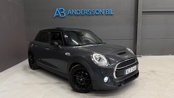 MINI John Cooper Works 2 of 5