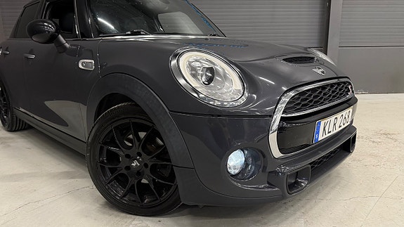 MINI John Cooper Works 3 of 5