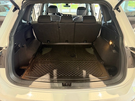 Volkswagen Tiguan Allspace 8 of 13