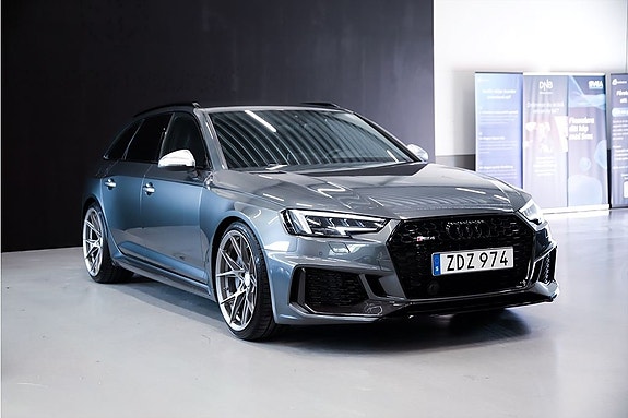 Audi RS4 5 of 5