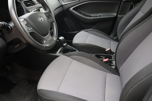 Hyundai i20 4 of 5