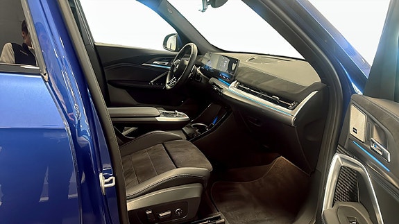 BMW X1 3 of 5