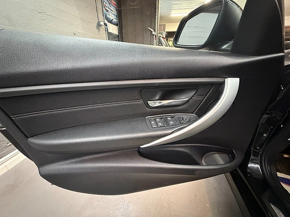 BMW 320d 15 of 20