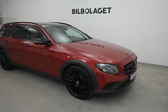 Mercedes-Benz E220 2 of 5