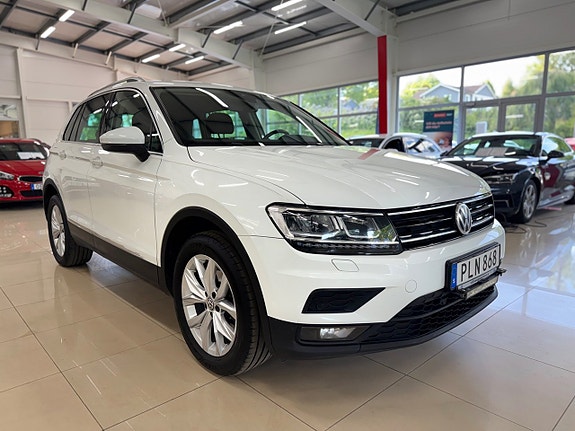Volkswagen Tiguan 3 of 13