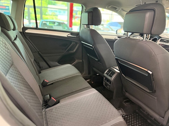 Volkswagen Tiguan 9 of 13