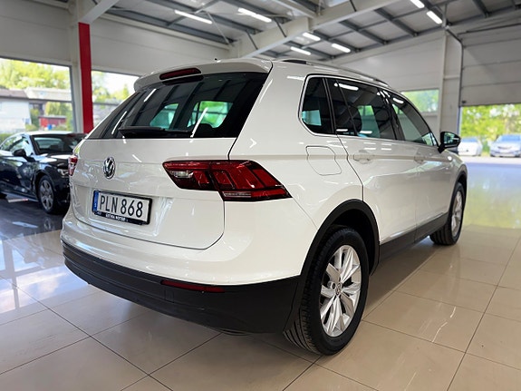 Volkswagen Tiguan 4 of 13