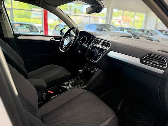Volkswagen Tiguan 8 of 13