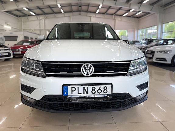 Volkswagen Tiguan 2 of 13