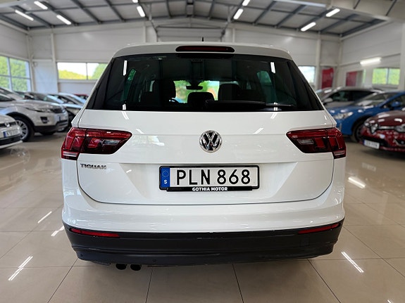 Volkswagen Tiguan 5 of 13