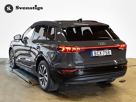 Audi Q6 e-tron 6 of 12