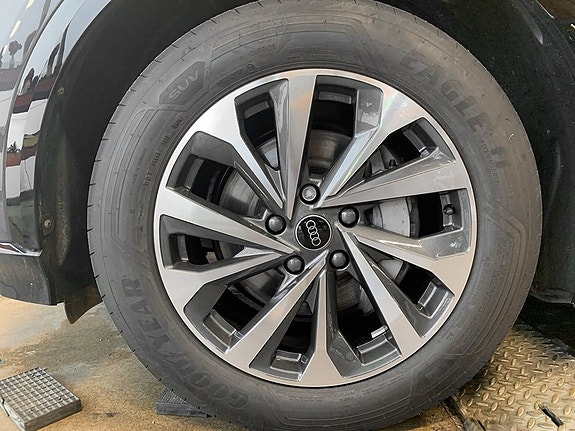 Audi Q6 e-tron 11 of 12