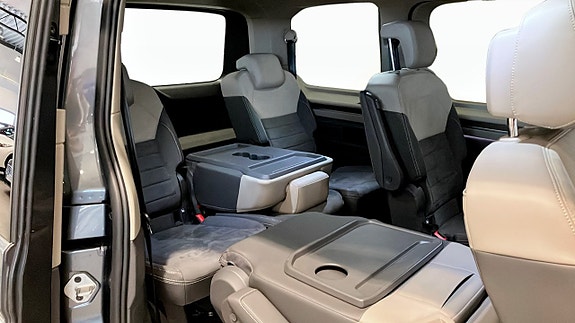 Volkswagen Multivan 5 of 5