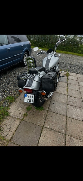 Yamaha XVS1100A 2 of 5