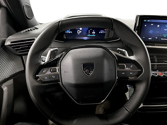 Peugeot 2008 7 of 18