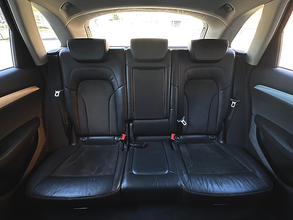 Audi Q5 8 of 17