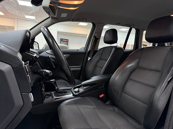 Mercedes-Benz GLK320 13 of 20