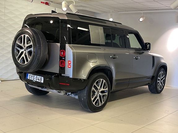 Land Rover Defender 110 10 of 10