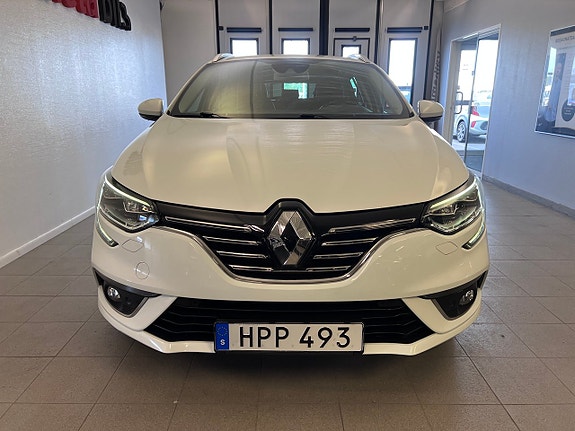 Renault Megane IV 3 of 5