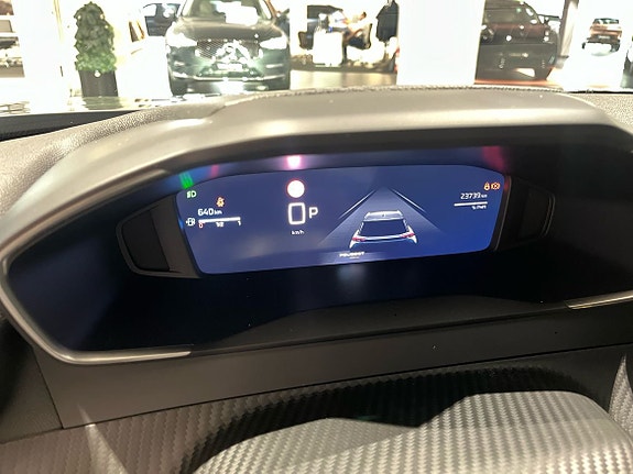 Peugeot 2008 11 of 14