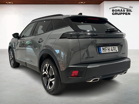 Peugeot 2008 2 of 5