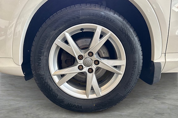 Audi Q3 9 of 22