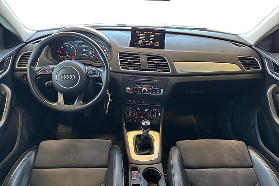 Audi Q3 11 of 22