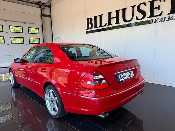 Mercedes-Benz E320 3 of 5