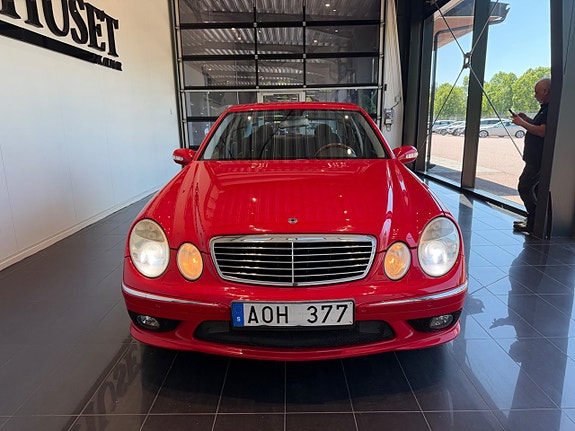 Mercedes-Benz E320 2 of 5