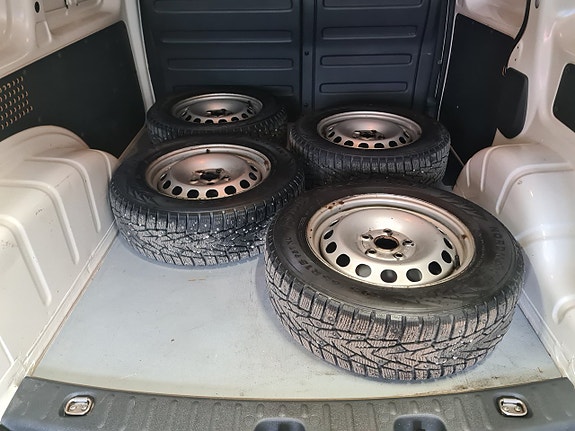 Volkswagen Caddy 4 of 5