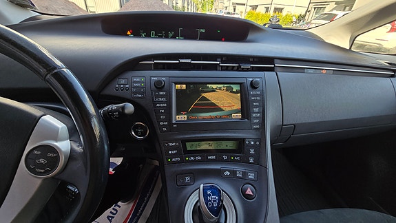 Toyota Prius 5 of 5