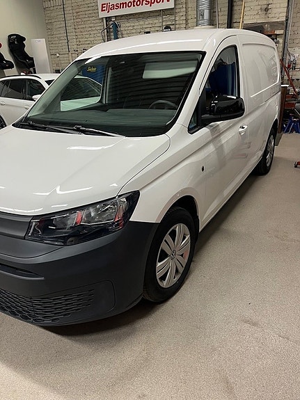 Volkswagen Caddy Maxi 2 of 5