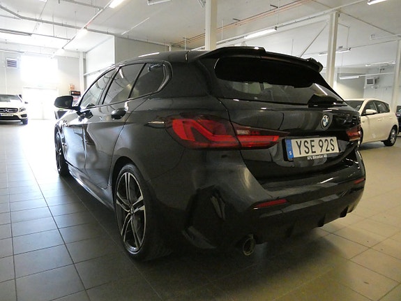 BMW 118i 9 of 19