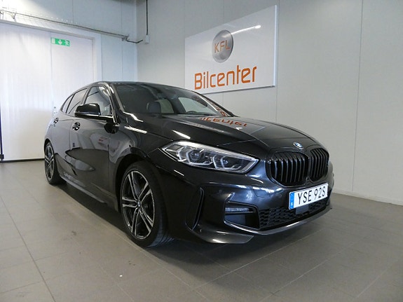 BMW 118i 2 of 5