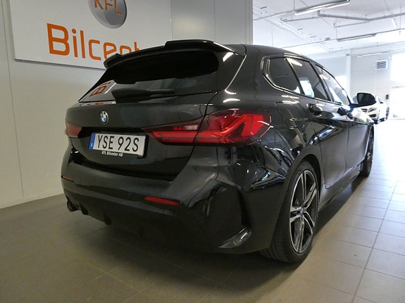 BMW 118i 7 of 19