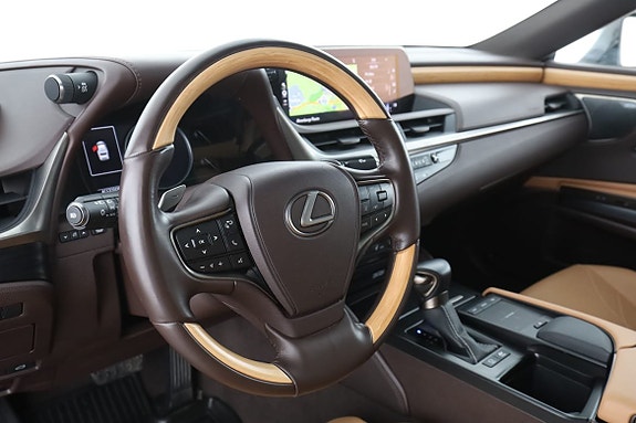 Lexus ES300h 10 of 30