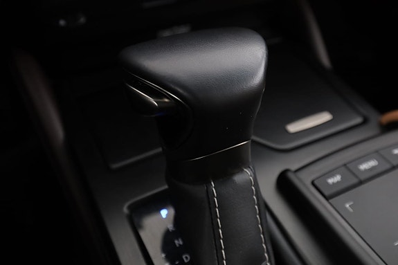 Lexus ES300h 24 of 30