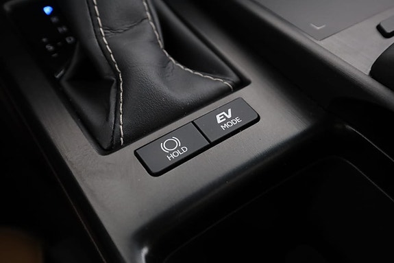 Lexus ES300h 25 of 30