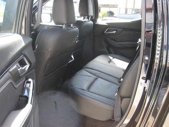 Isuzu D-max 10 of 14