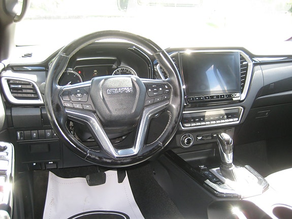 Isuzu D-max 12 of 14