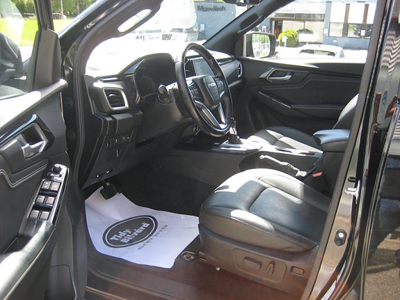 Isuzu D-max 9 of 14