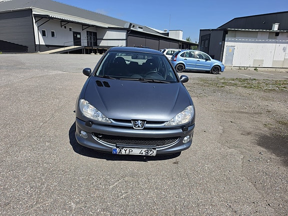 Peugeot 206 3 of 13