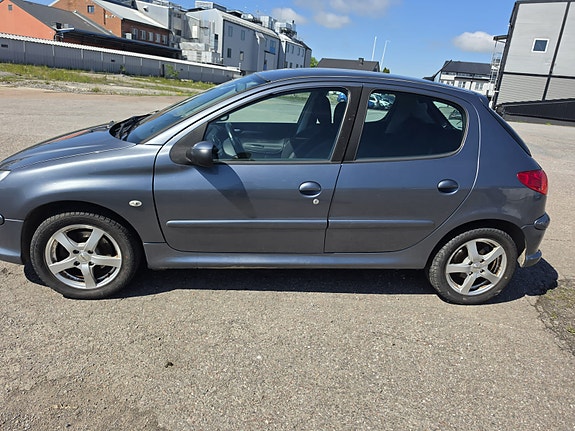 Peugeot 206 5 of 13
