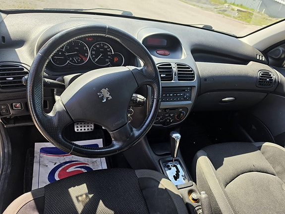 Peugeot 206 11 of 13