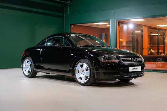 Audi TT 2 of 5