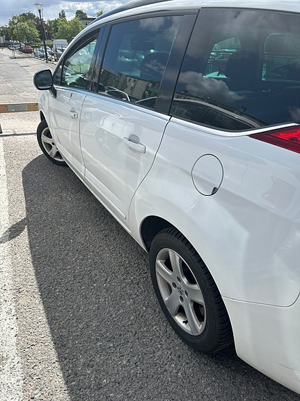 Peugeot 5008 4 of 5