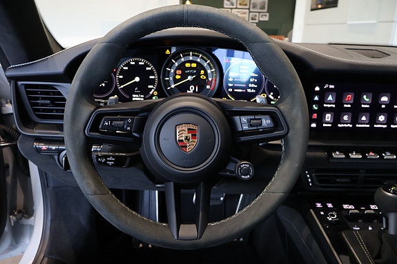 Porsche 911 GT3 7 of 8