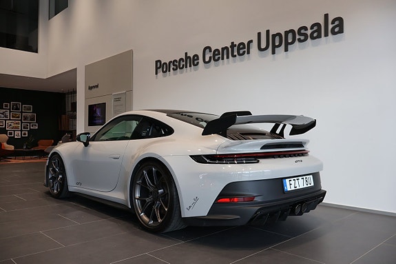 Porsche 911 GT3 3 of 5