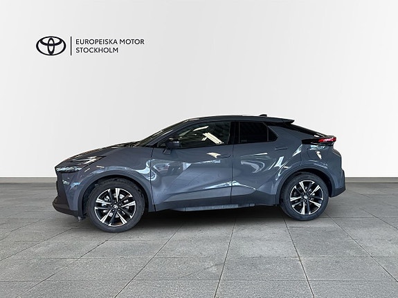 Toyota C-HR 3 of 5